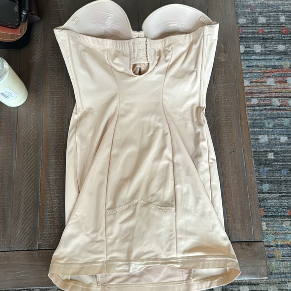 Maidenform body shaper - Picture 3 of 4